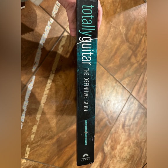 Totally Guitar. The Definitive Guide - Picture 5 of 7